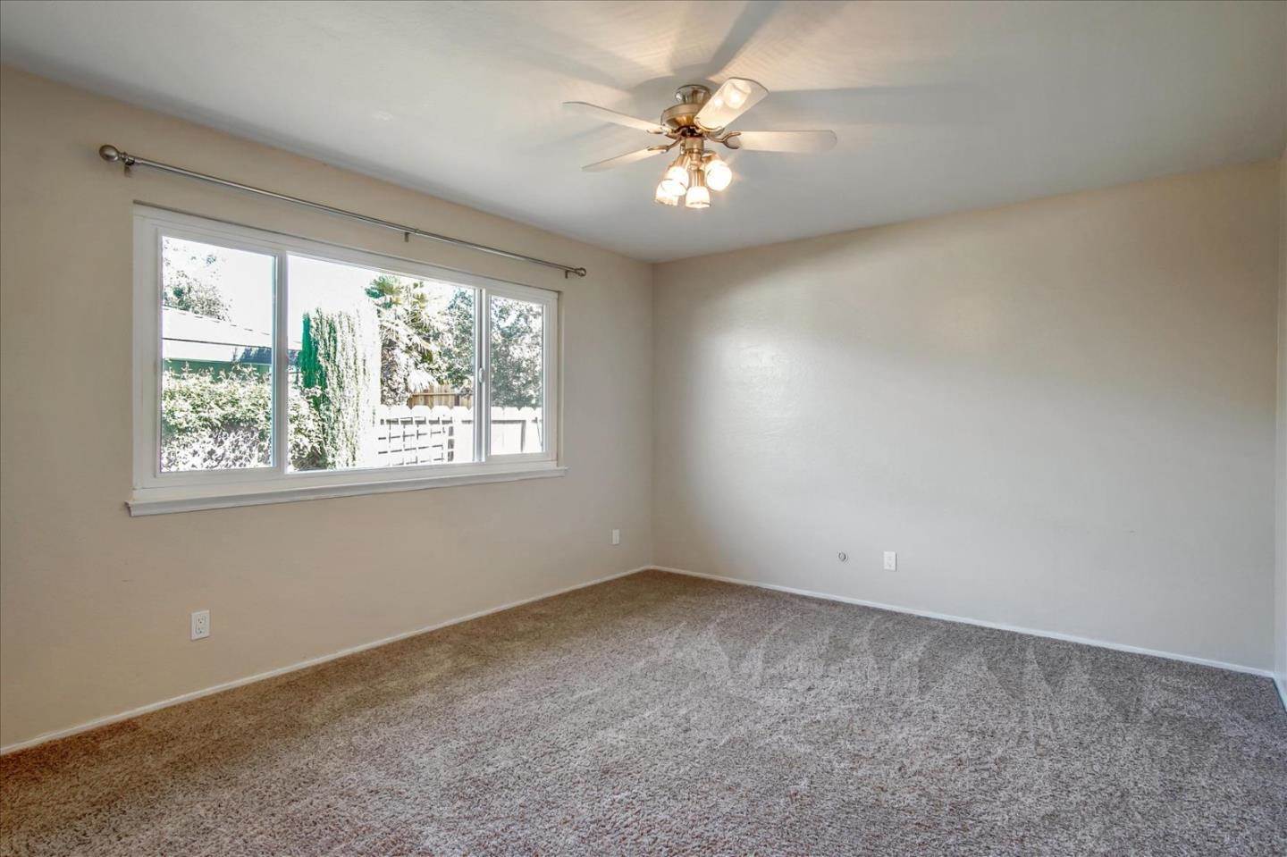 1881 Hermosa WAY, Hollister, CA 95023