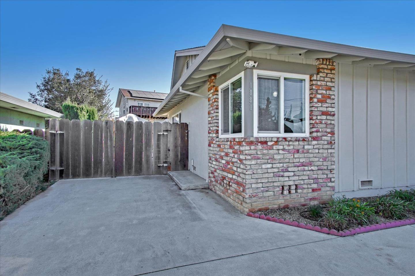 1881 Hermosa WAY, Hollister, CA 95023