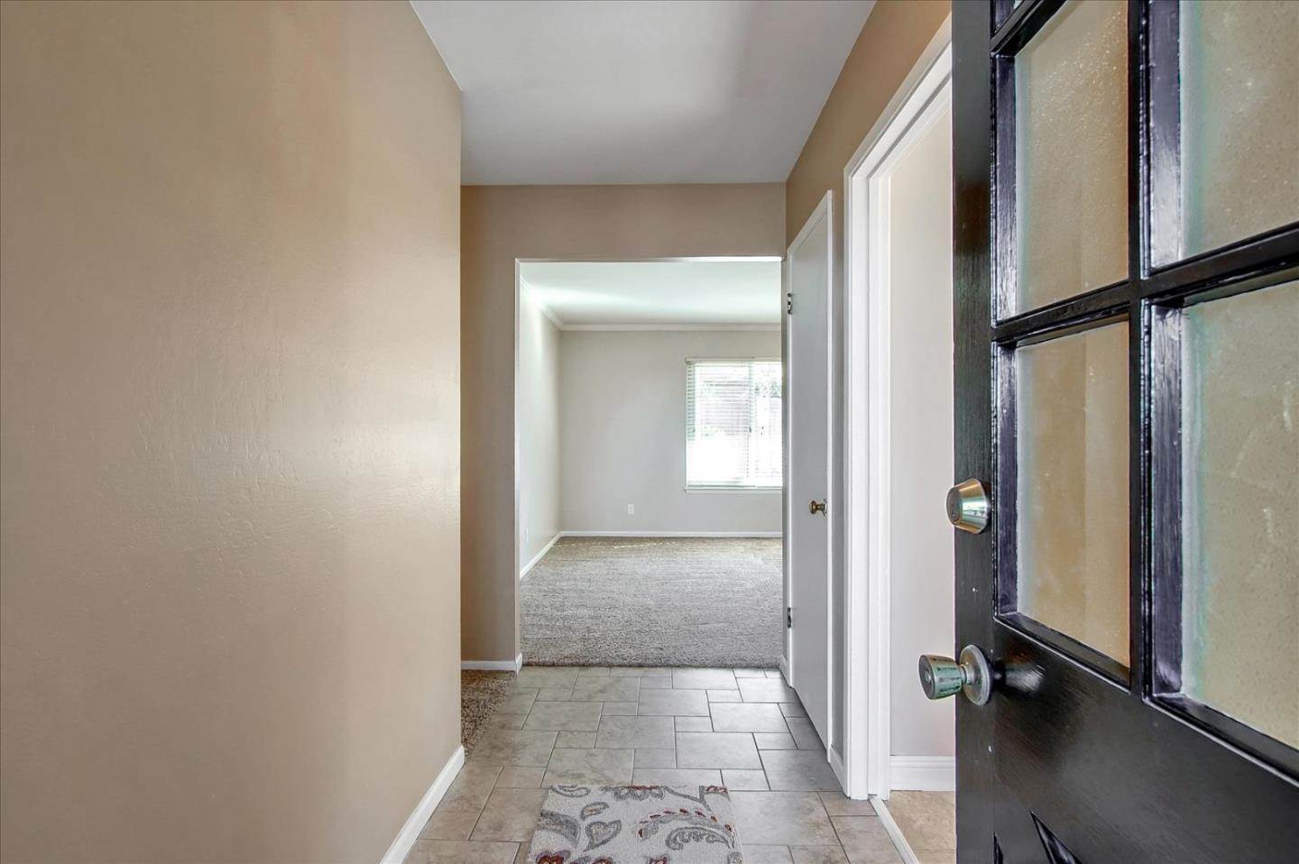 1881 Hermosa WAY, Hollister, CA 95023