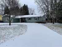 1140 W Briarwood Street, Marshfield, WI 54449