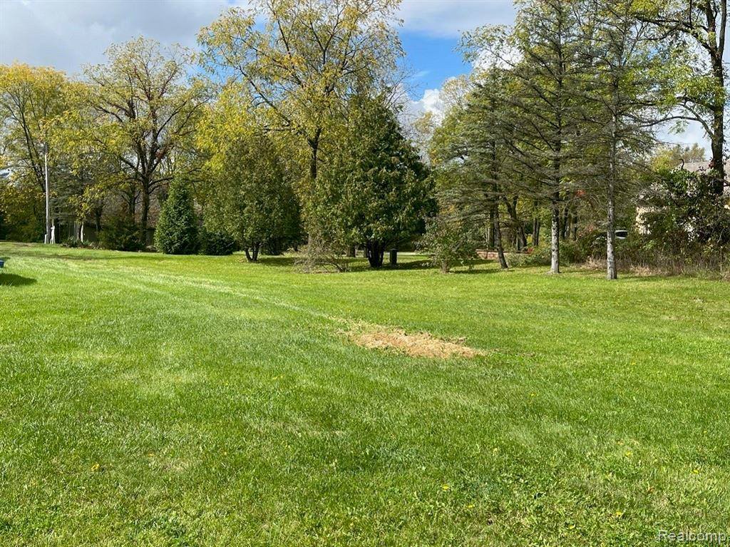 1655 Heather, Milford Township, MI 48381