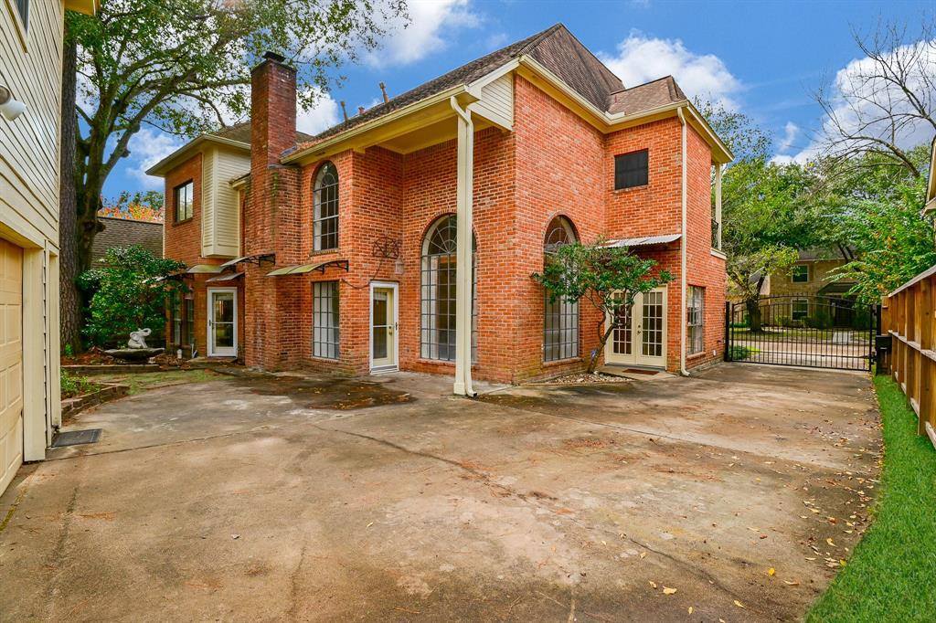 16422 Willowbank Drive, Tomball, TX 77377