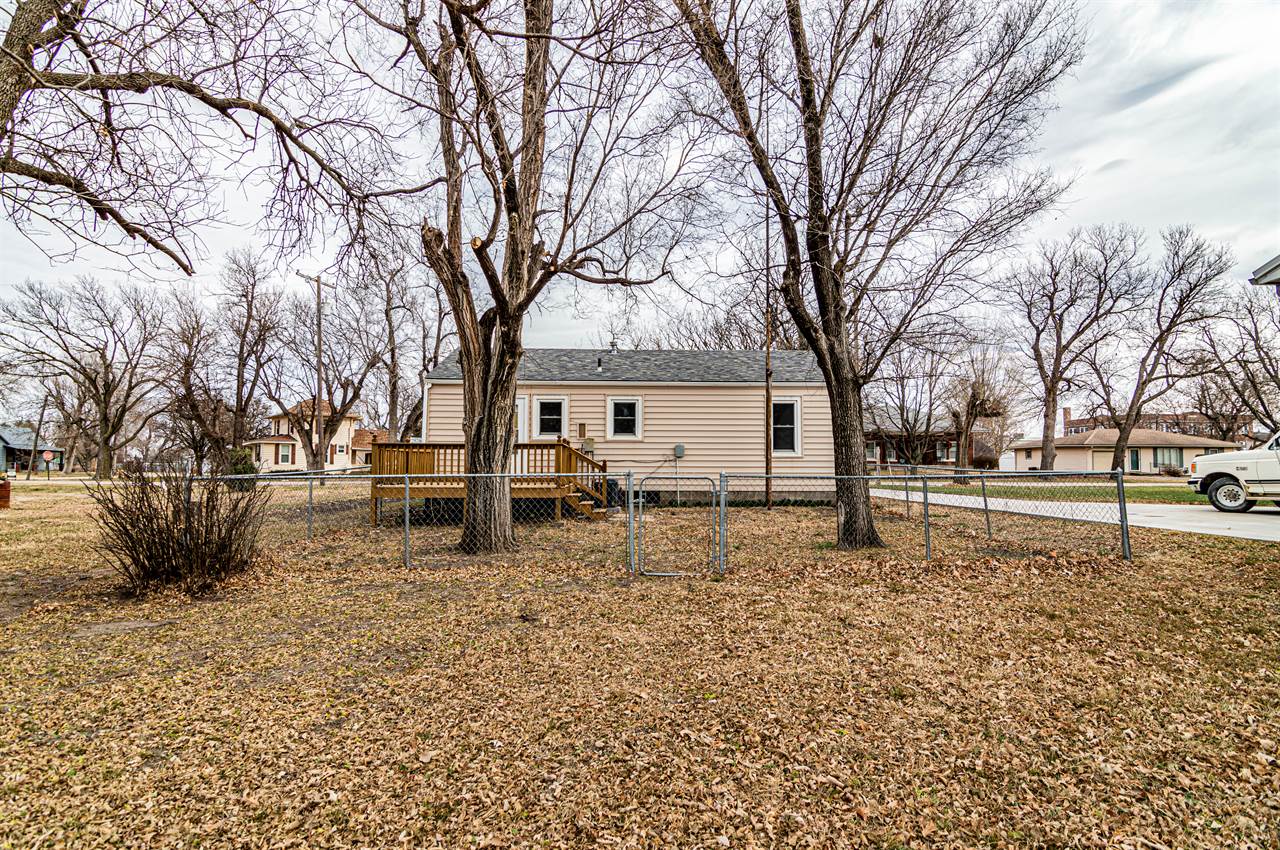 220 N Cedar, Hope, KS 67451