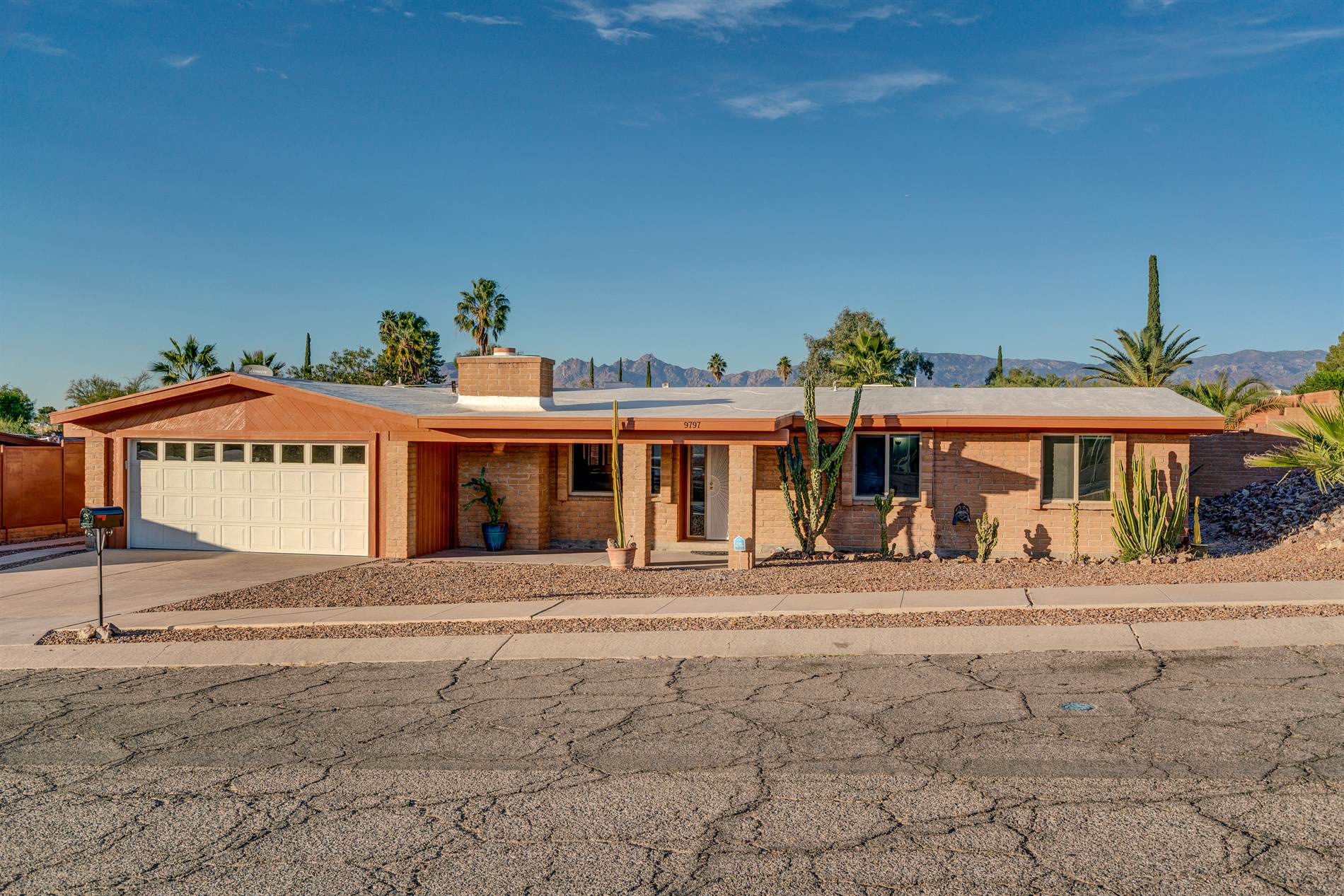 9797 E Nicaragua Pl, Tucson, AZ 85730