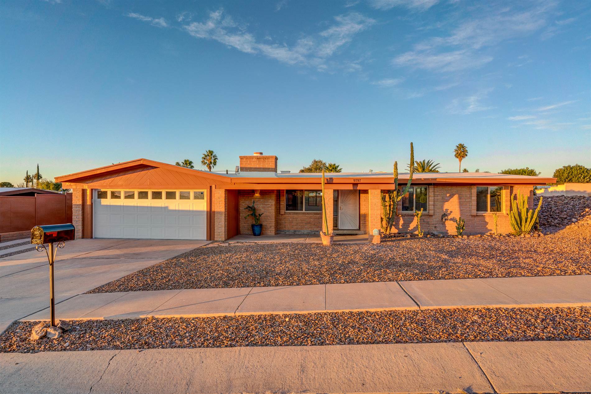 9797 E Nicaragua Pl, Tucson, AZ 85730