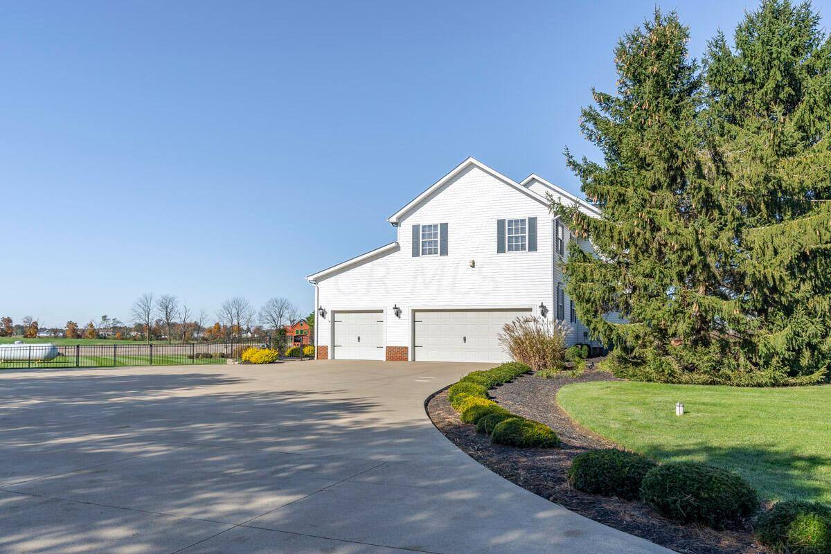 2901 Barnes Road, Centerburg, OH 43011