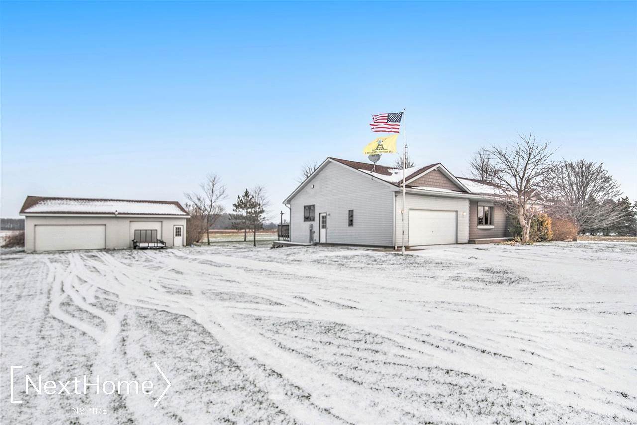 2192 Ditch, New Lothrop, MI 48460