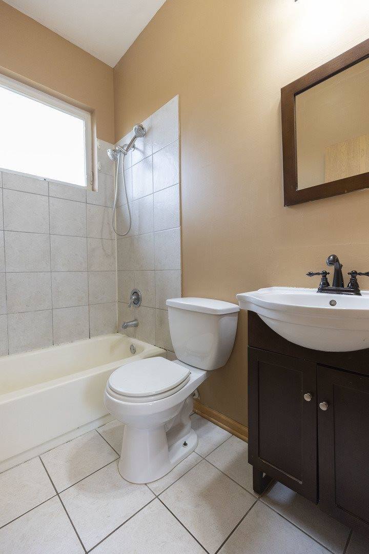 7007 South Stewart Avenue, Chicago, IL 60621