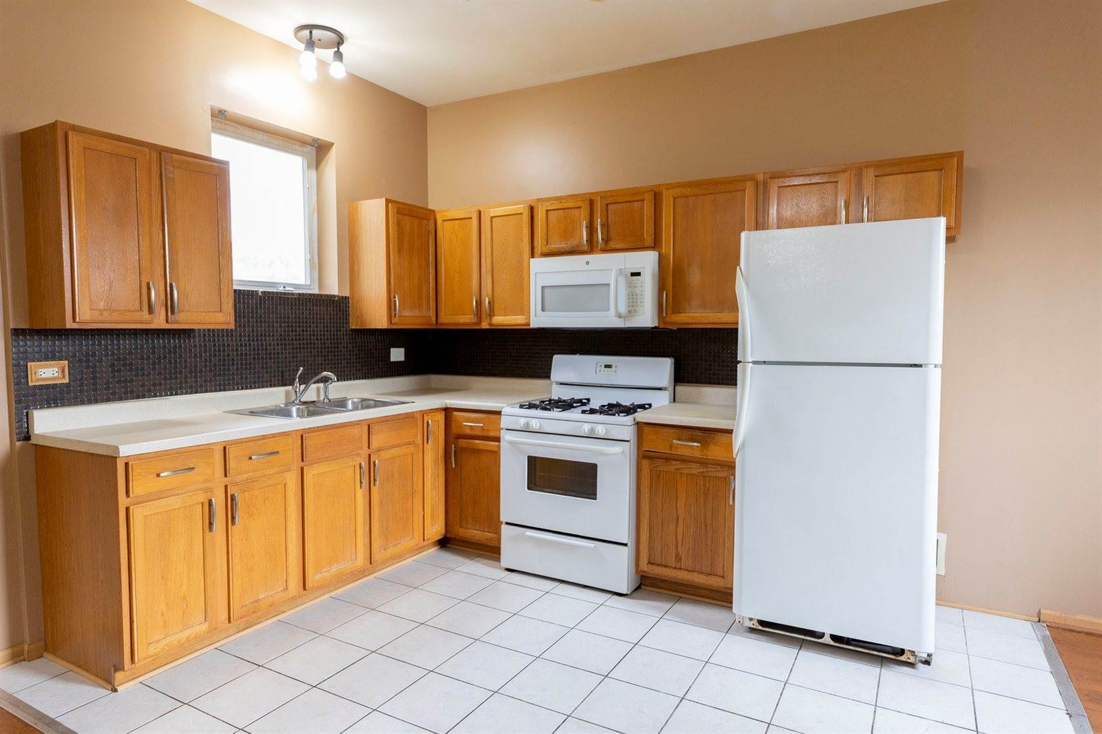7007 South Stewart Avenue, Chicago, IL 60621