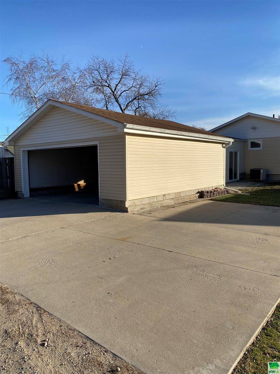 1013 Goldie Ave, Sioux City, IA 51109