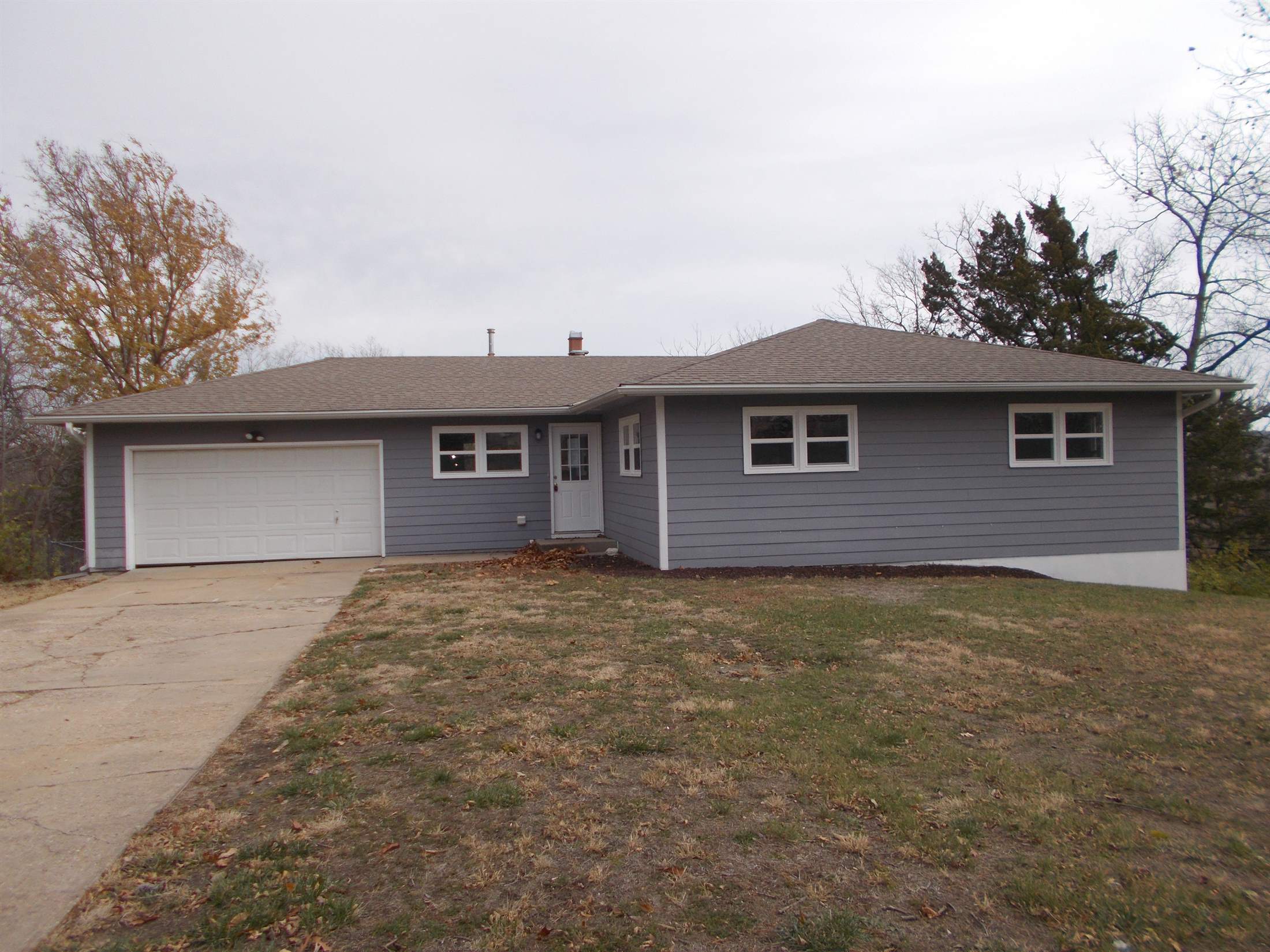 313 Summit AVE, Manhattan, KS 66502