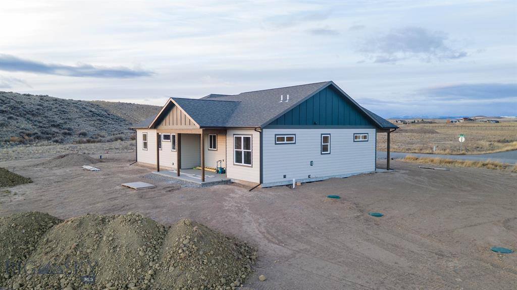 9 Red Shoulder Lane, Three Forks, MT 59752