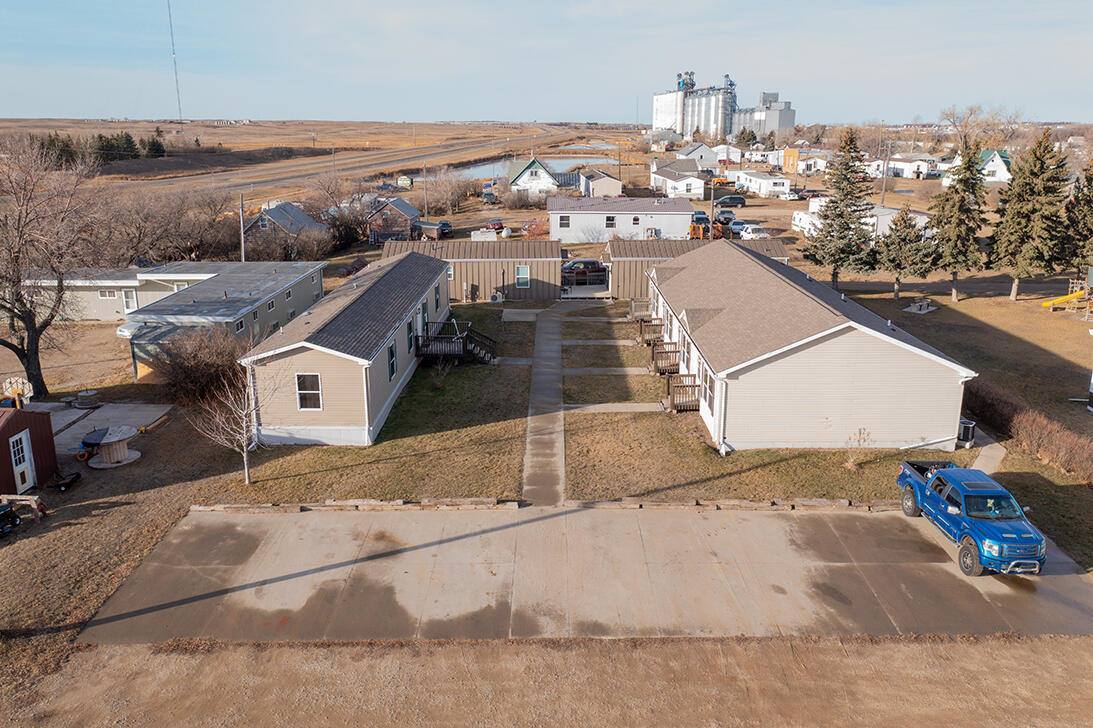 111 2nd St East, Ross, ND 58776