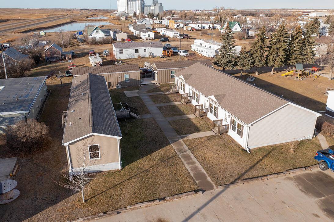 111 2nd St East, Ross, ND 58776