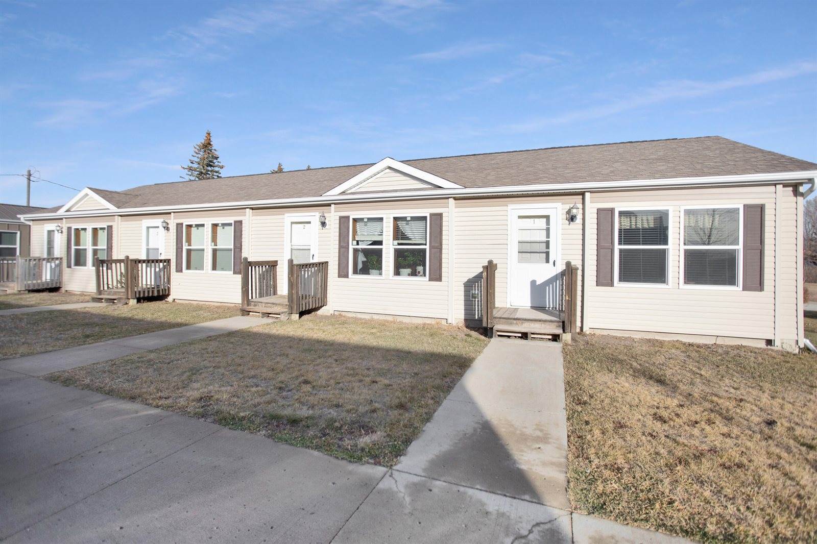 111 2nd St East, Ross, ND 58776