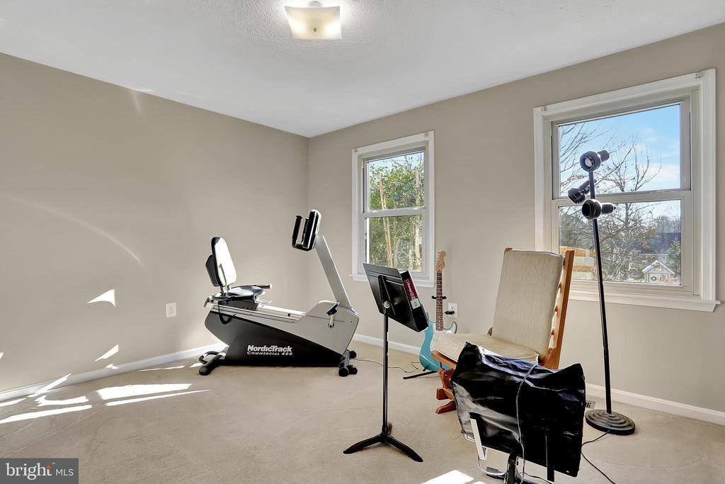 788 3RD Street, Herndon, VA 20170