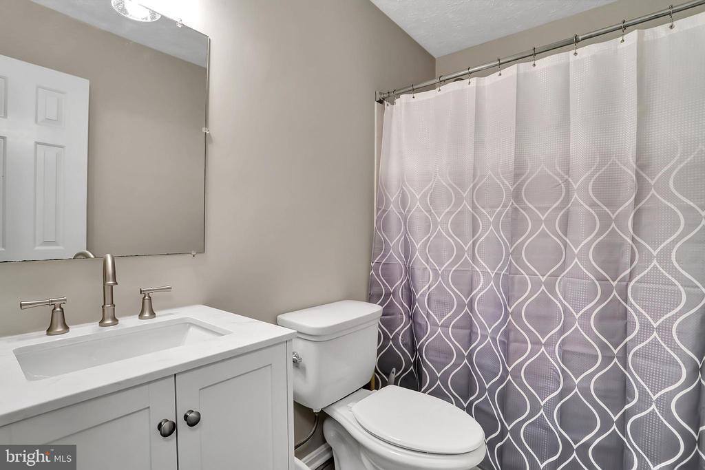 788 3RD Street, Herndon, VA 20170