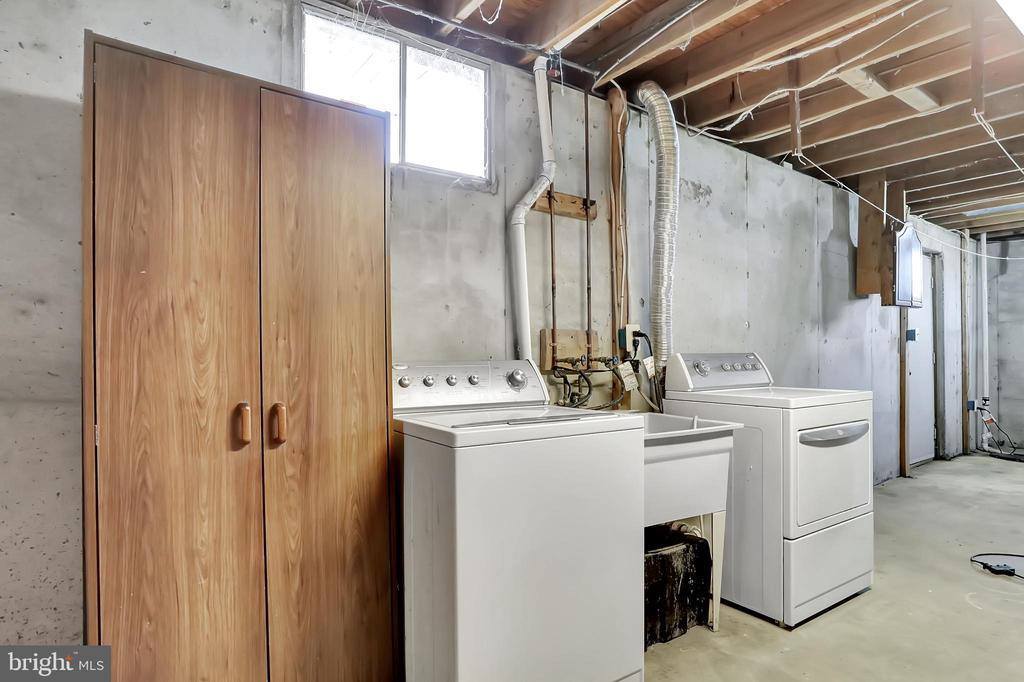 788 3RD Street, Herndon, VA 20170