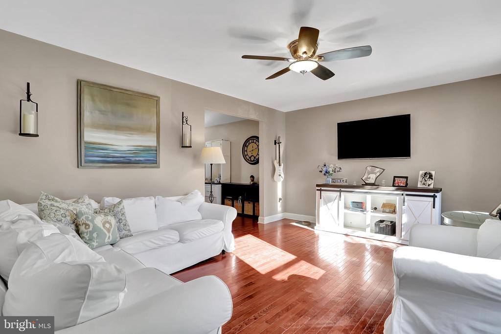 788 3RD Street, Herndon, VA 20170