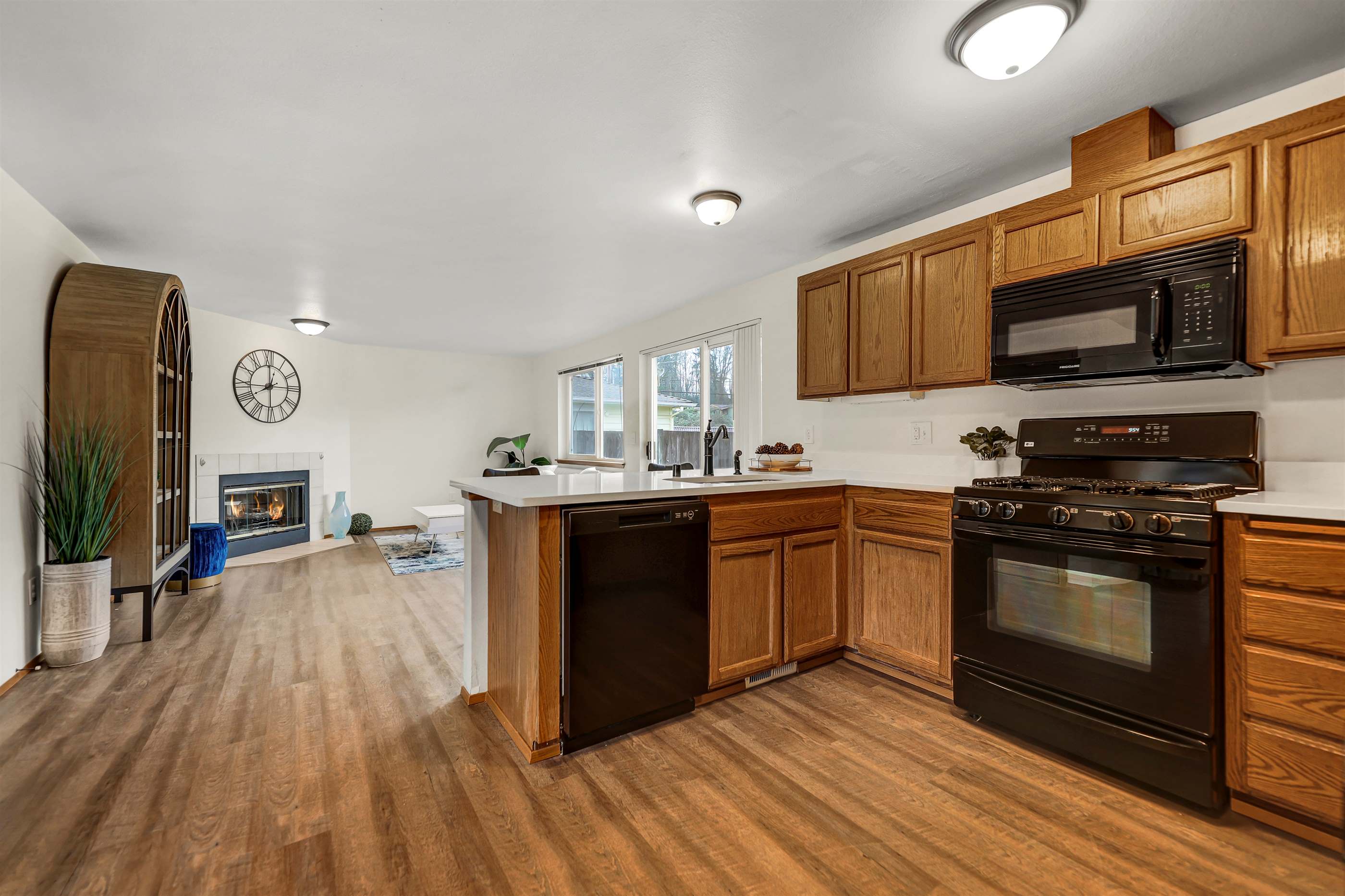 20916 Damson Road, #B, Lynnwood, WA 98036