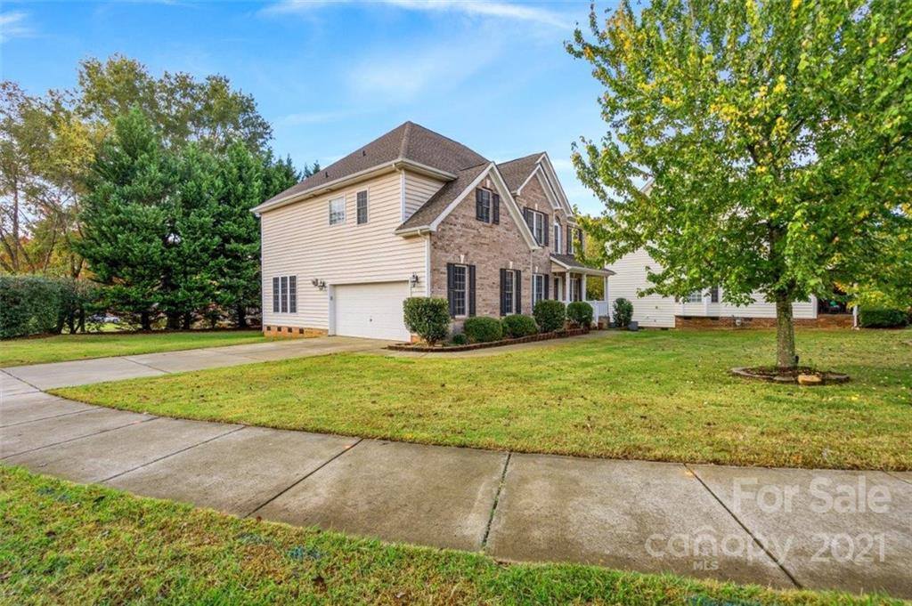 17125 Knoxwood Drive, Huntersville, NC 28078