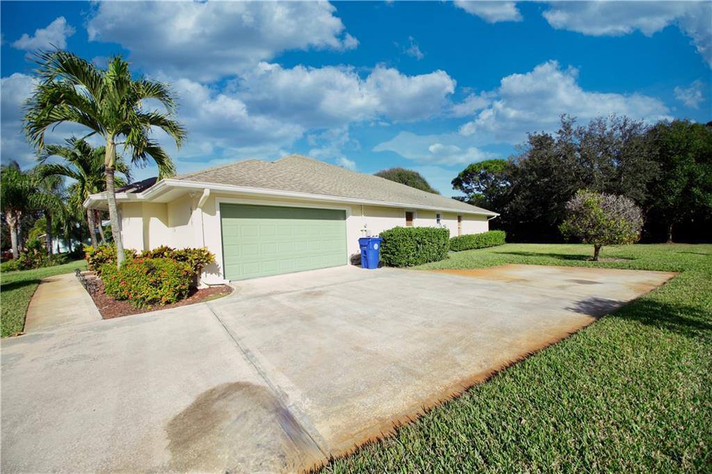 6439 53rd Circle, Vero Beach, FL 32967