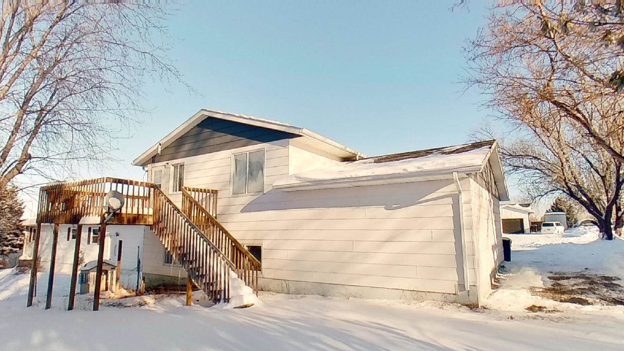 15 Penenah Drive, Lincoln, ND 58504