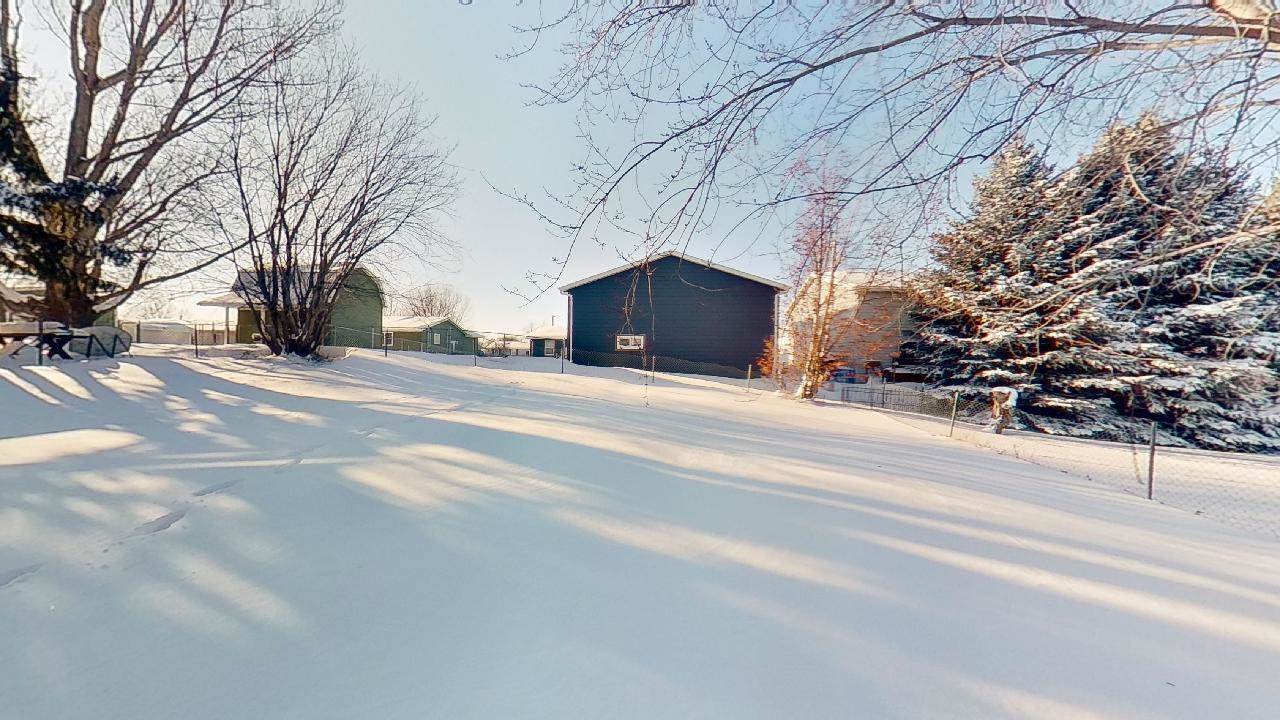 15 Penenah Drive, Lincoln, ND 58504