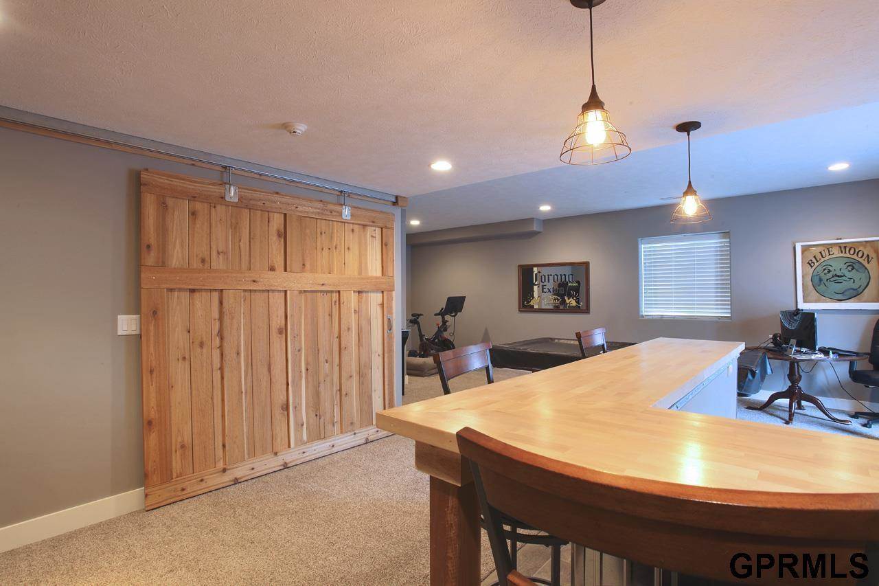 2542 N 137 Street, Omaha, NE 68164