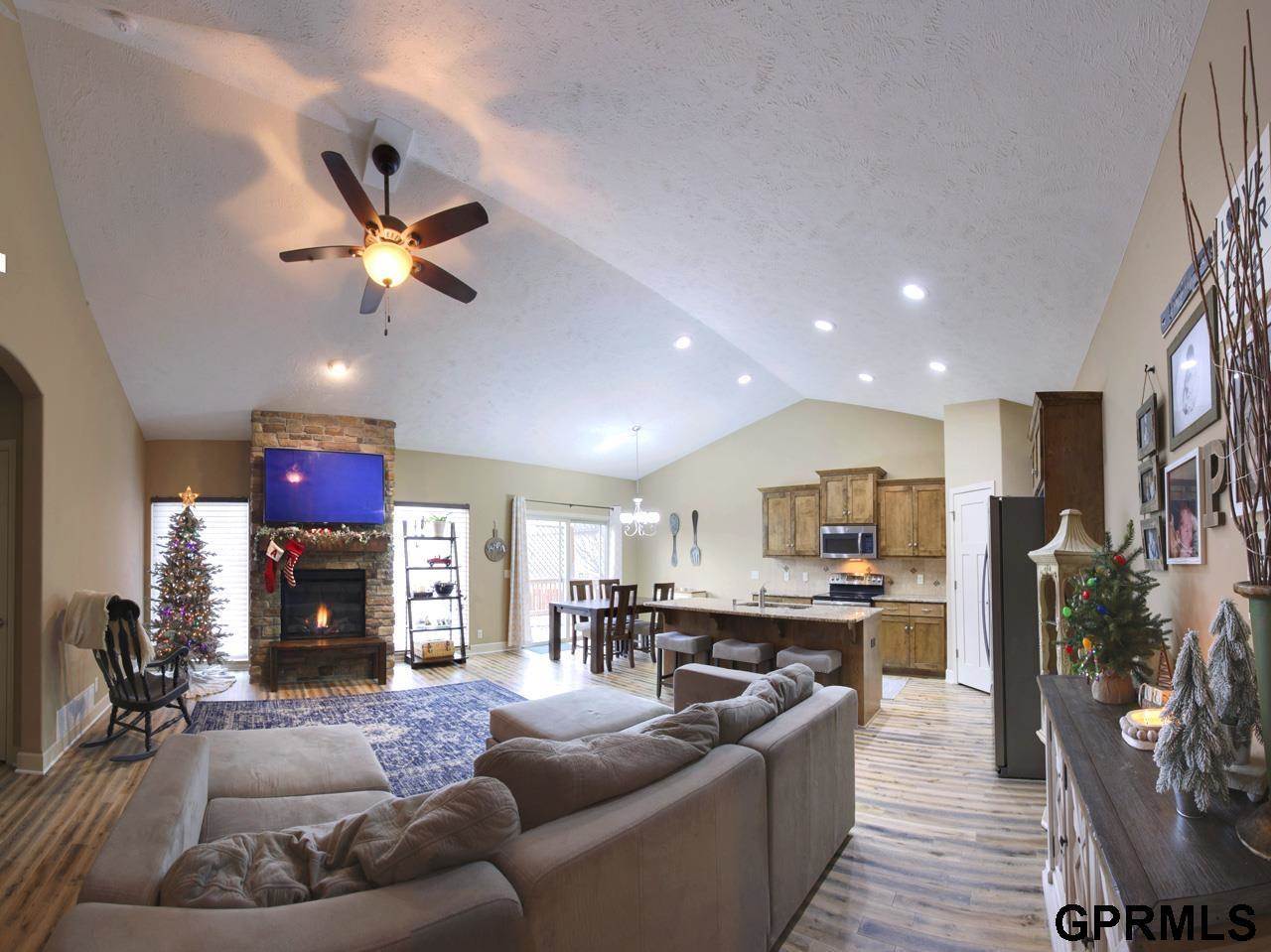 2542 N 137 Street, Omaha, NE 68164