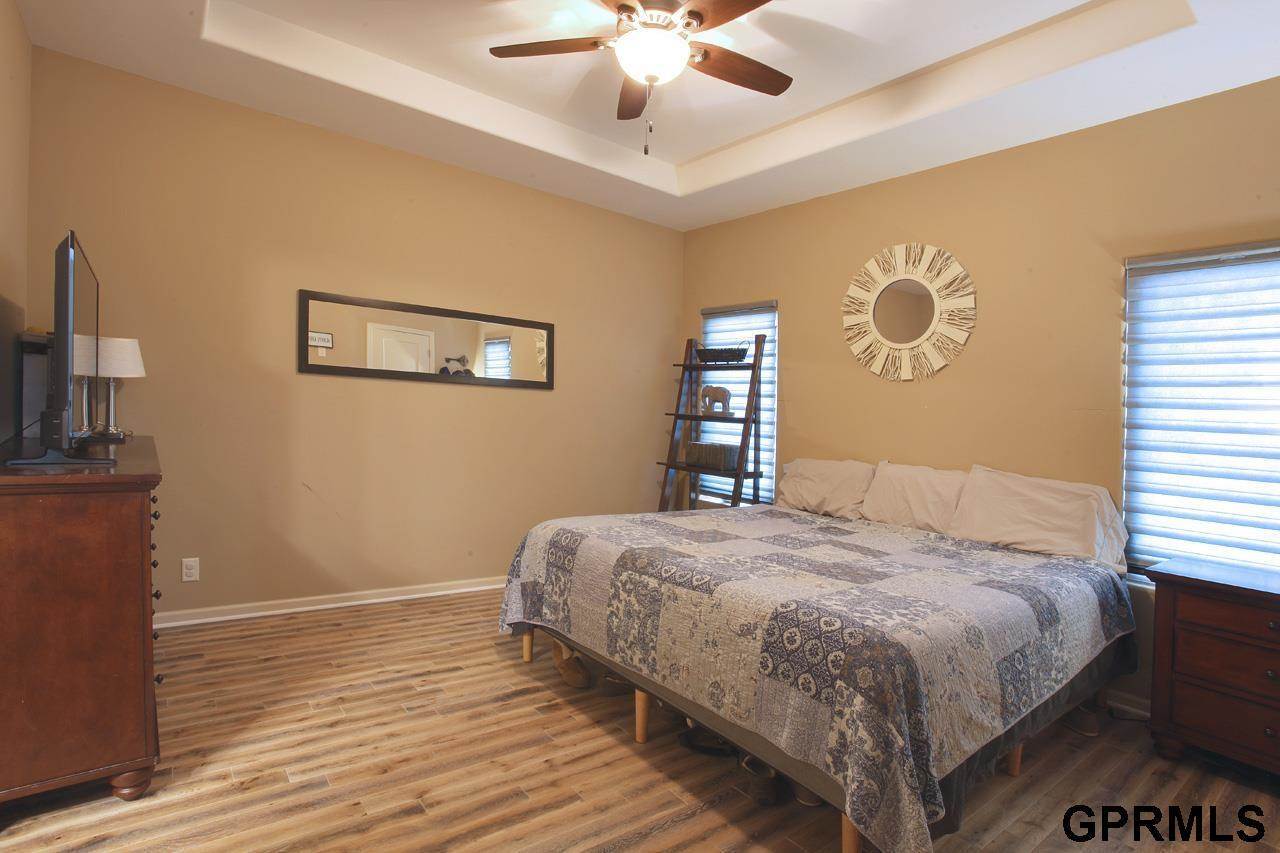 2542 N 137 Street, Omaha, NE 68164