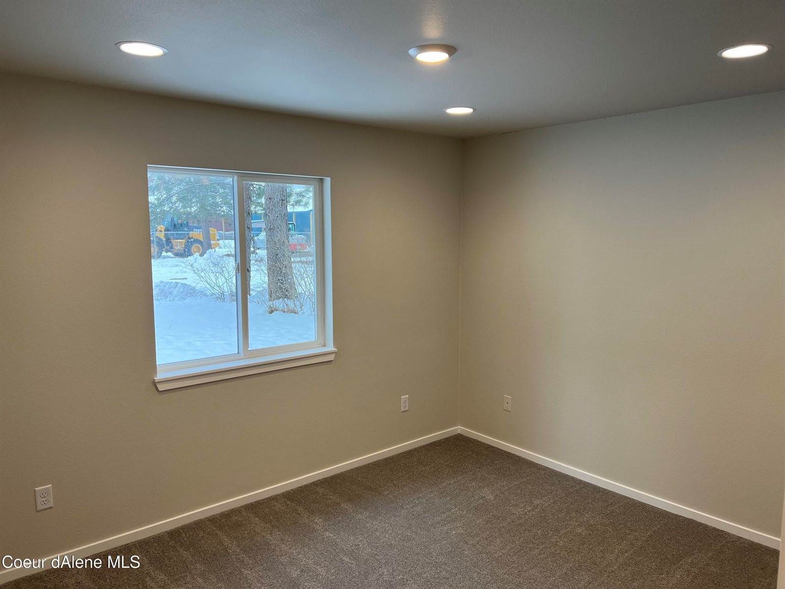 29975 North 6TH St, Athol, ID 83801