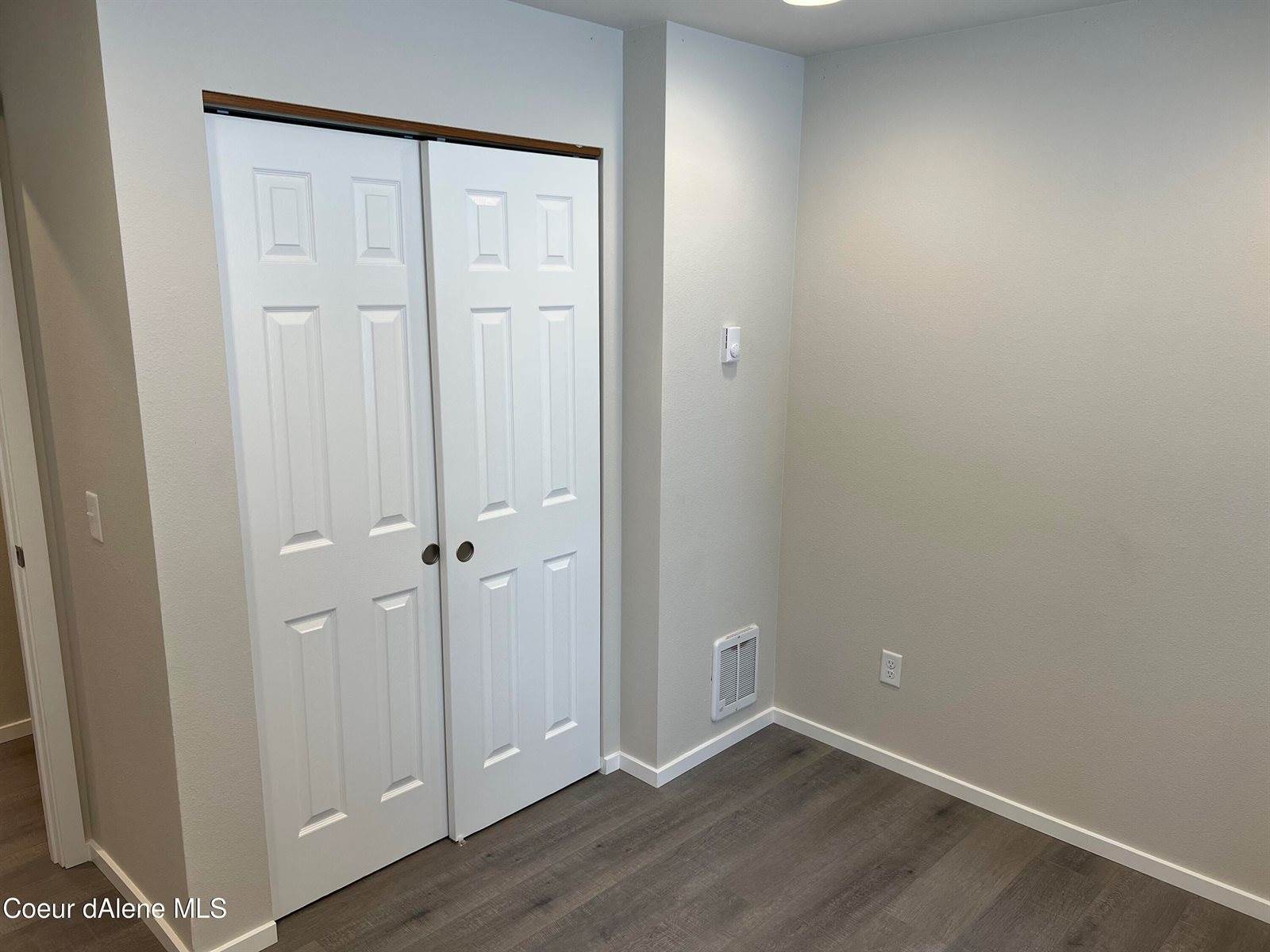29975 North 6TH St, Athol, ID 83801