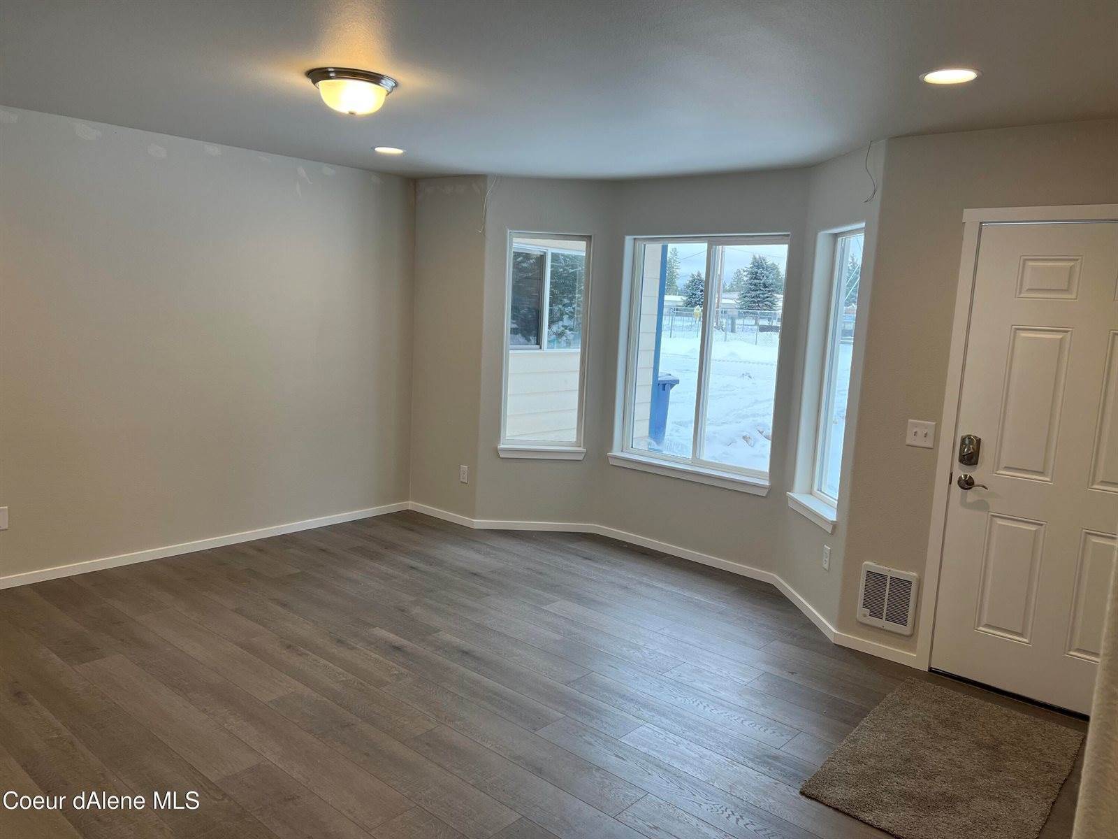 29975 North 6TH St, Athol, ID 83801