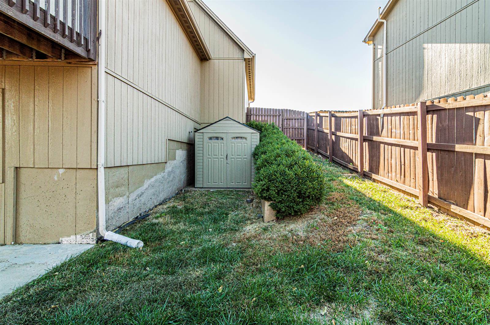 2520 Brooke Bend, Junction City, KS 66441