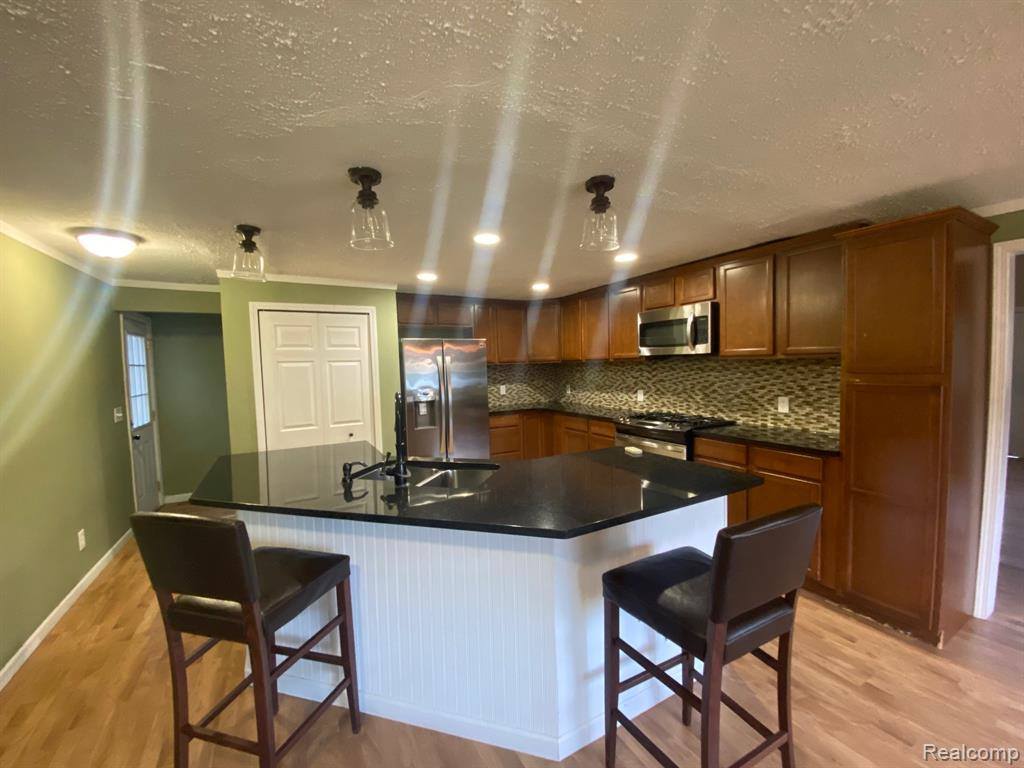 3480 South Woodland Drive, Highland Township, MI 48356