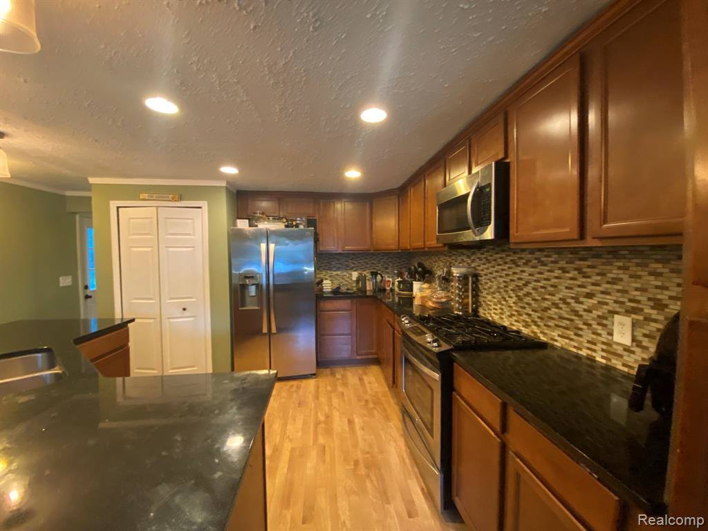 3480 South Woodland Drive, Highland Township, MI 48356