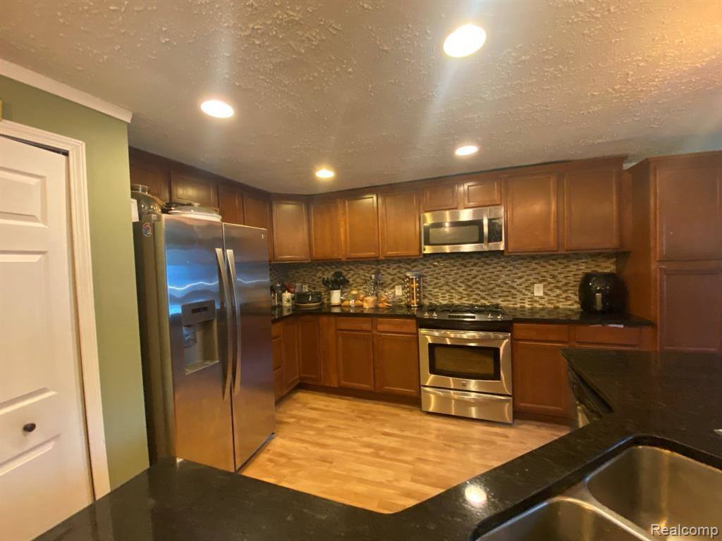 3480 South Woodland Drive, Highland Township, MI 48356