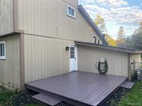 3480 South Woodland Drive, Highland Township, MI 48356