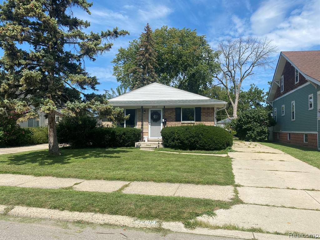 22613 Lanse Street, Saint Clair Shores, MI 48081