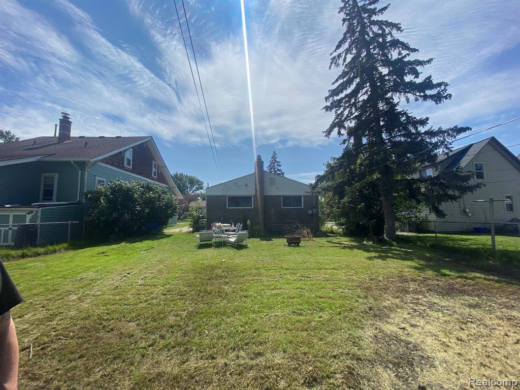 22613 Lanse Street, Saint Clair Shores, MI 48081