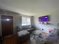 22613 Lanse Street, Saint Clair Shores, MI 48081