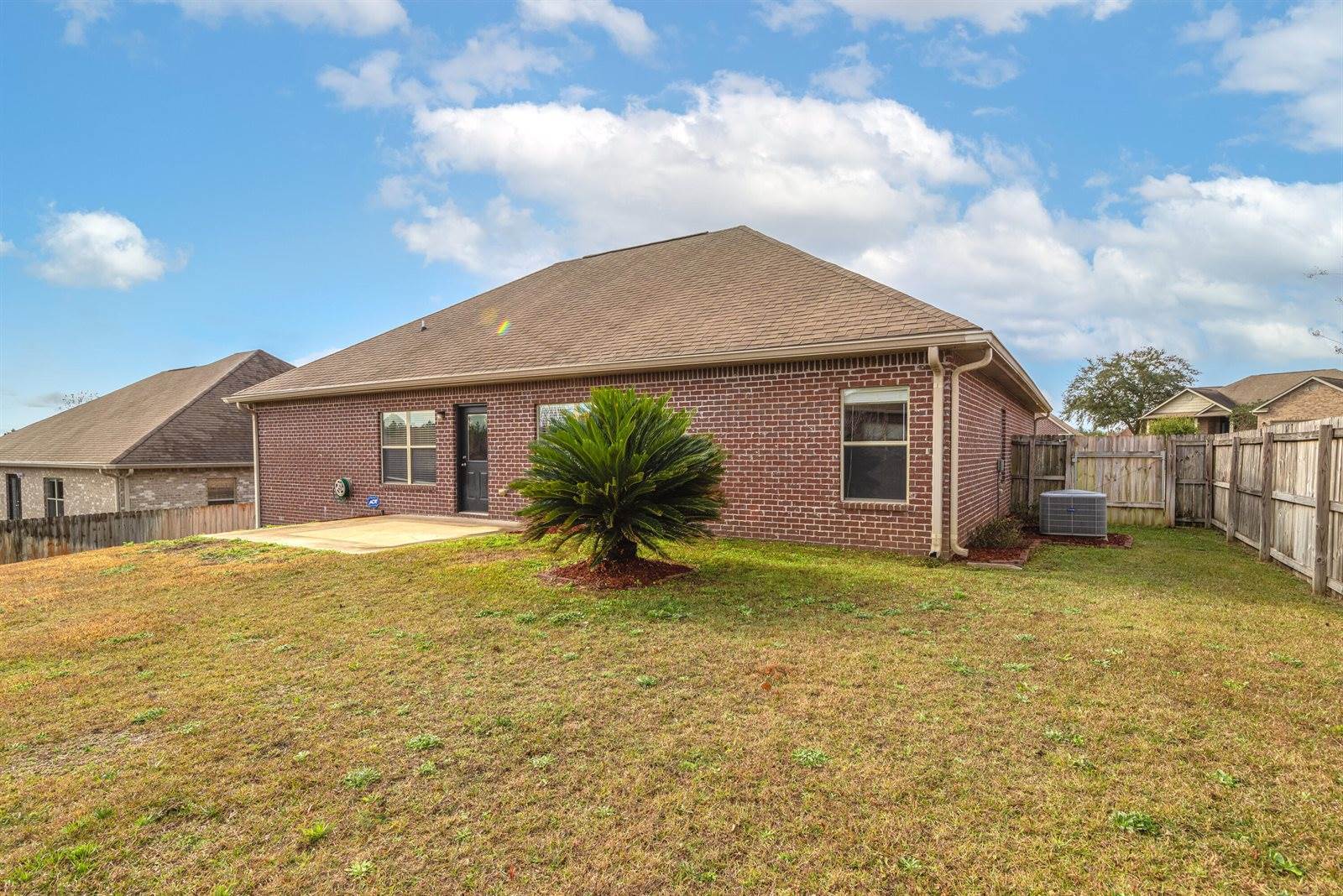 606 Rowan Circle, Crestview, FL 32536