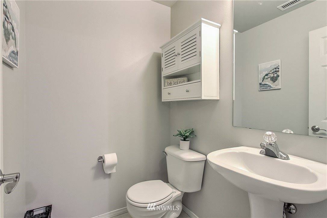 1162 Griggs Street, Dupont, WA 98327