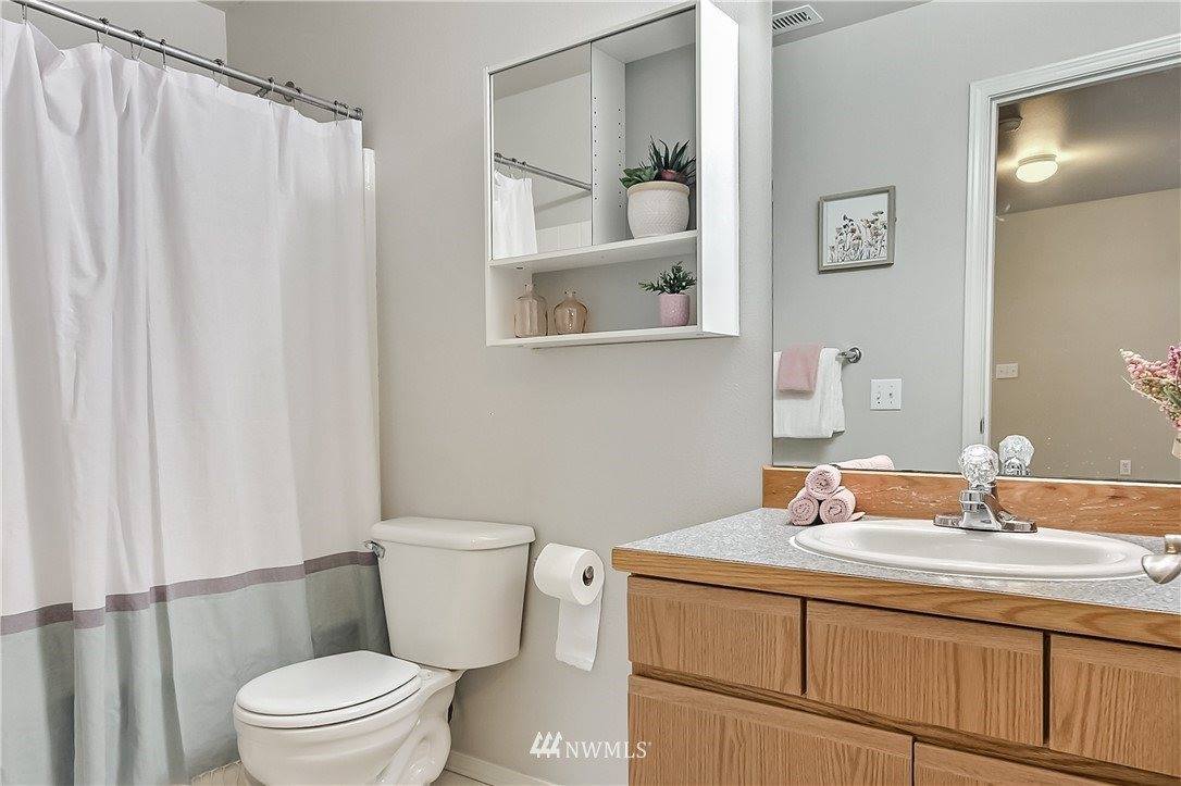 1162 Griggs Street, Dupont, WA 98327