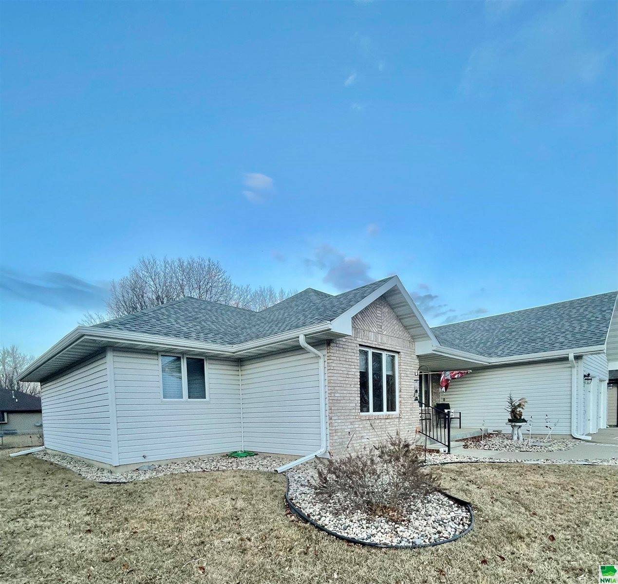 507 Red Bird Lane, South Sioux City, NE 68776