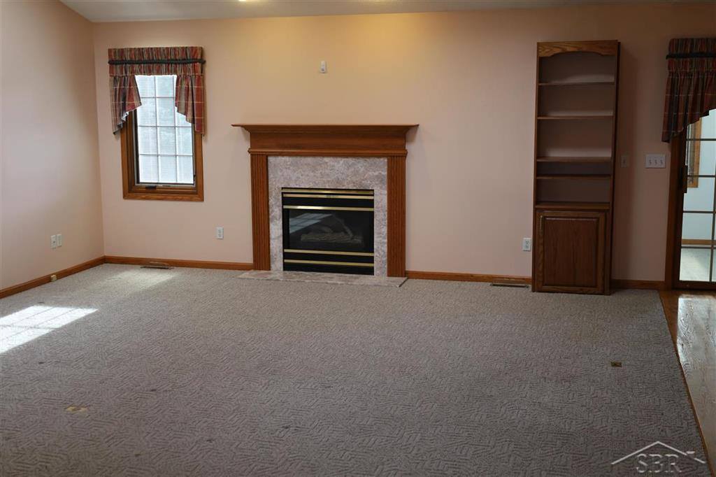 5843 Willowbrook, Saginaw Township, MI 48638