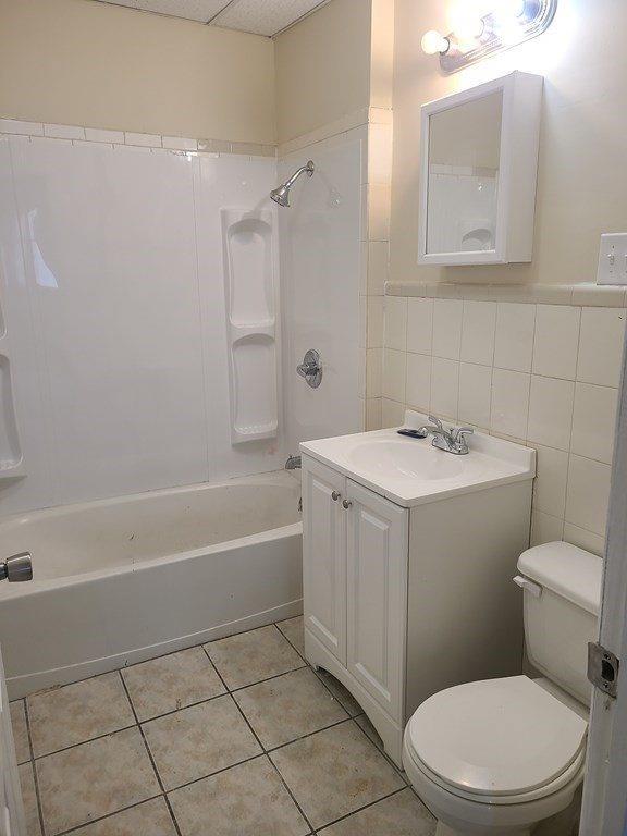 57 Leyfred Ter, Springfield, MA 01108