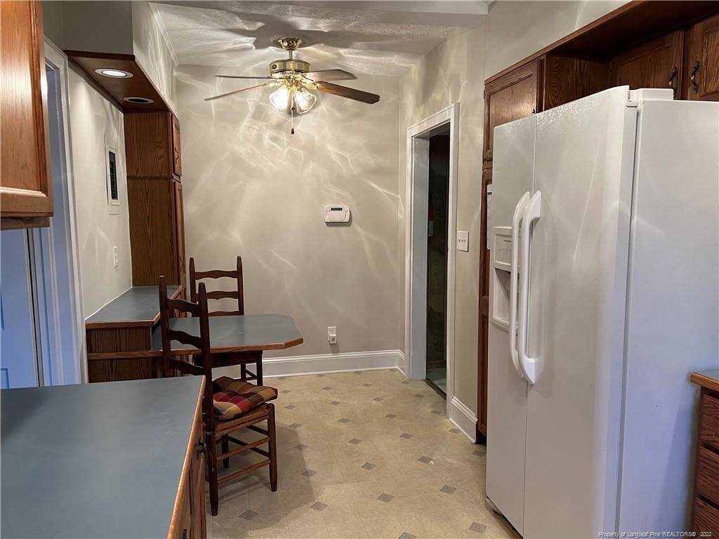 303 West Edinborough Avenue, Raeford, NC 28376