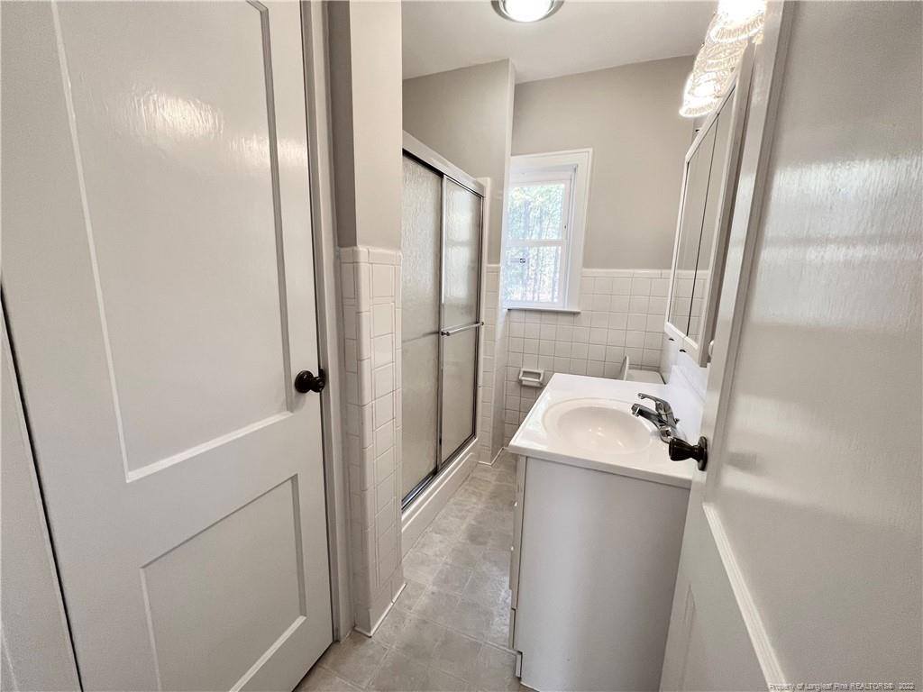 303 West Edinborough Avenue, Raeford, NC 28376